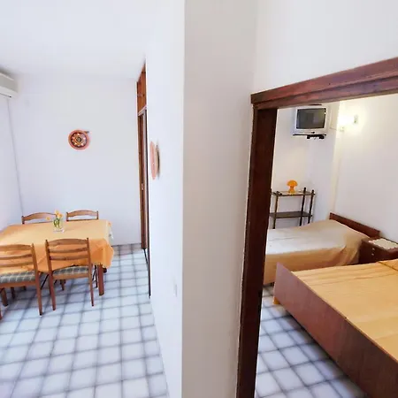 Ana.3 * Kukljica